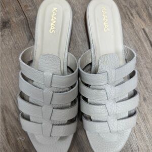 Kaanas Women's Gray Sandals